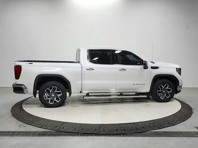 Used 2023 White Frost Tricoat GMC SLT image 8