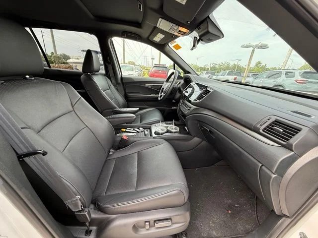 Used 2023 Platinum White Pearl Honda EX-L image 13
