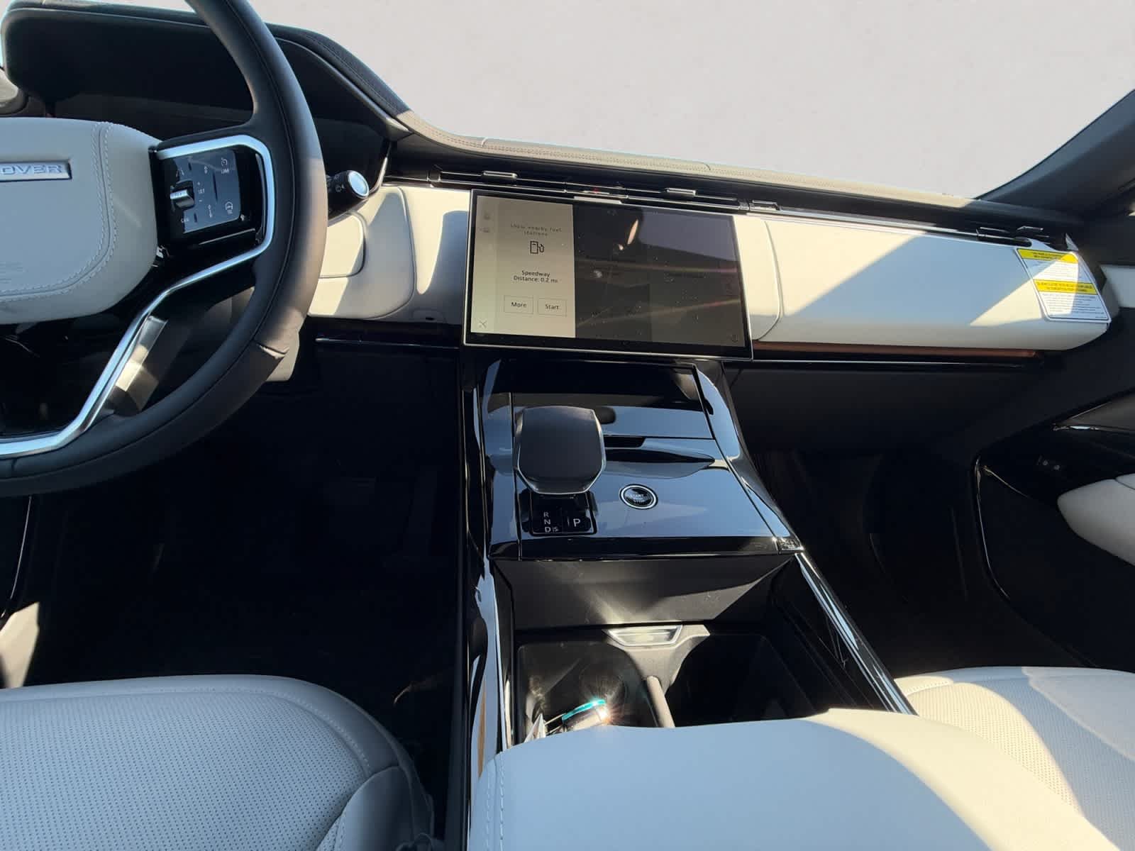 New 2027 BLK Land Rover SE image 11