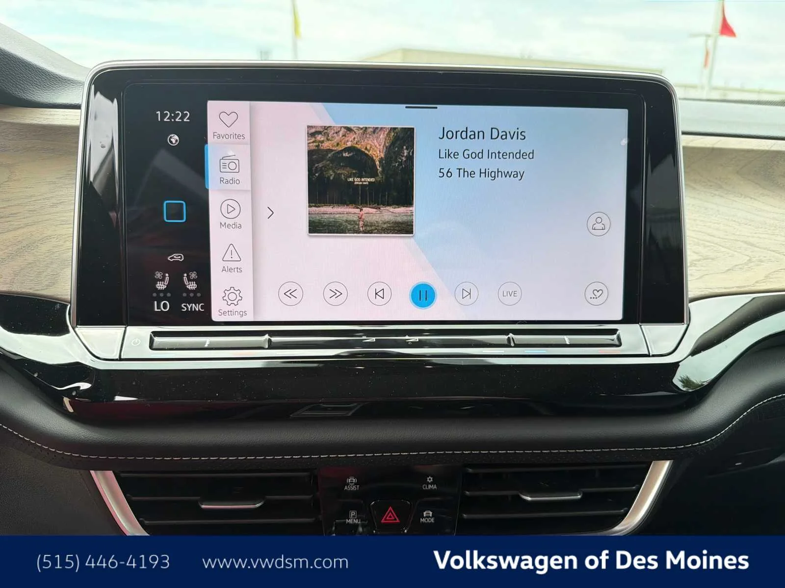 New 2026 Pure Gray Volkswagen 2.0T SE w/Technology image 18