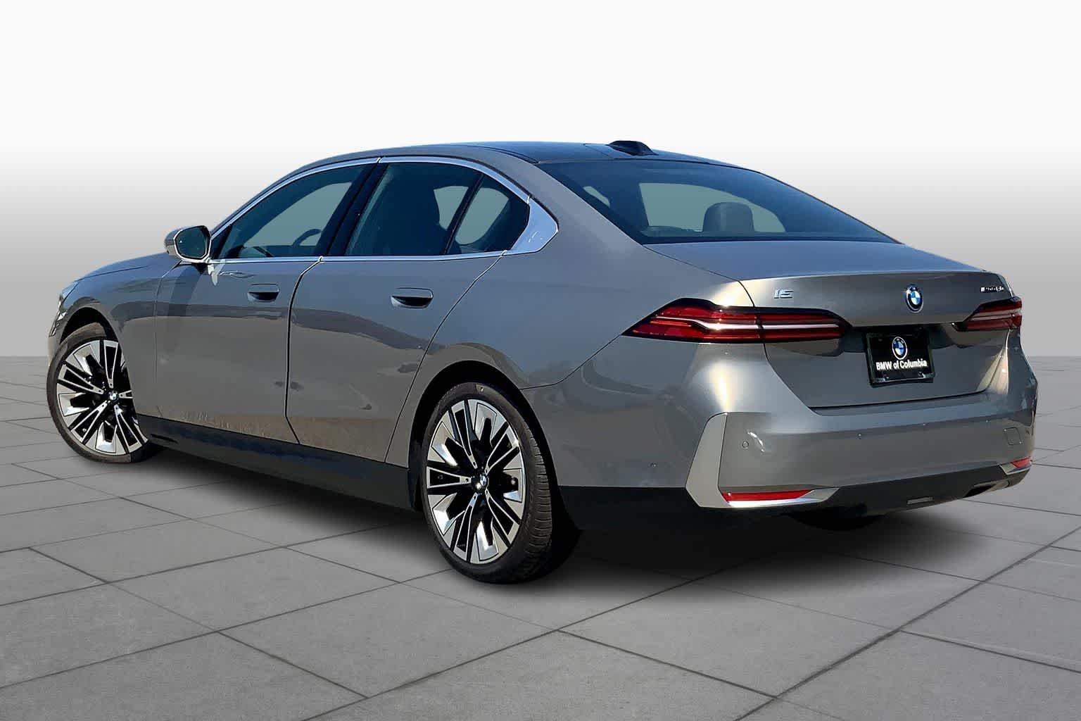 New 2026 Oxide Grey Metallic BMW eDrive40 image 12