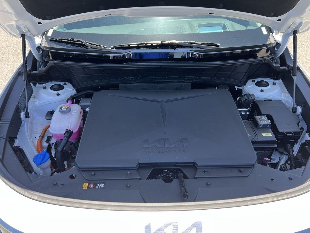 New 2026 White Kia Wave image 26