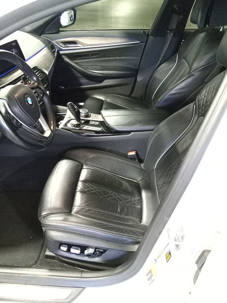 Used 2019 Mineral White Metallic BMW 530e xDrive iPerformance image 9