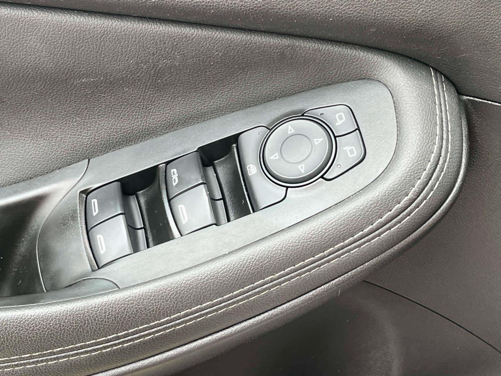 Certified Used 2023 Cinnabar Metallic Buick Select image 27