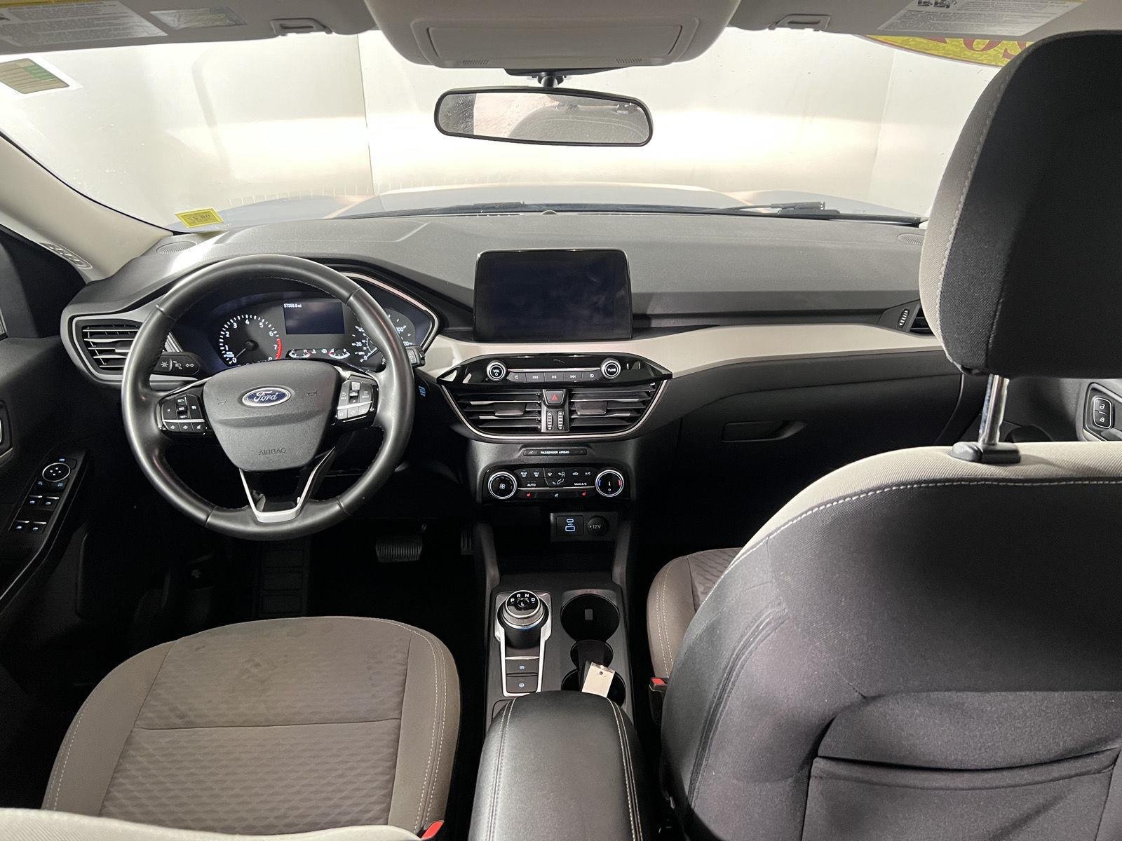 Used 2022 Atlas Blue Ford SE image 3