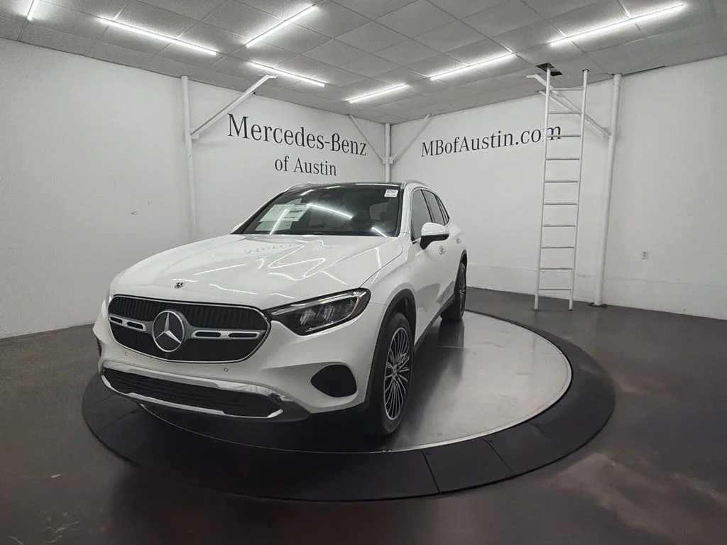 New 2027 White Mercedes-Benz GLC 300 image 3