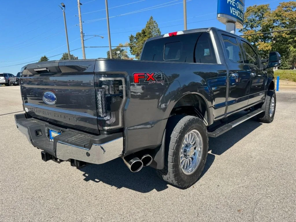 Used 2017 Magnetic Metallic Ford Lariat image 3