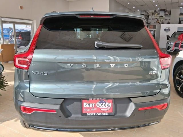2026 Volvo XC40 Plus - Photo 6