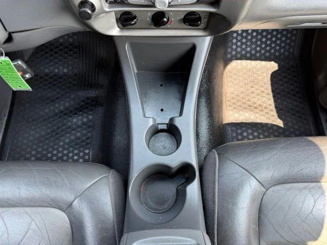 Used 2005 Black Clearcoat Ford Adrenalin image 26