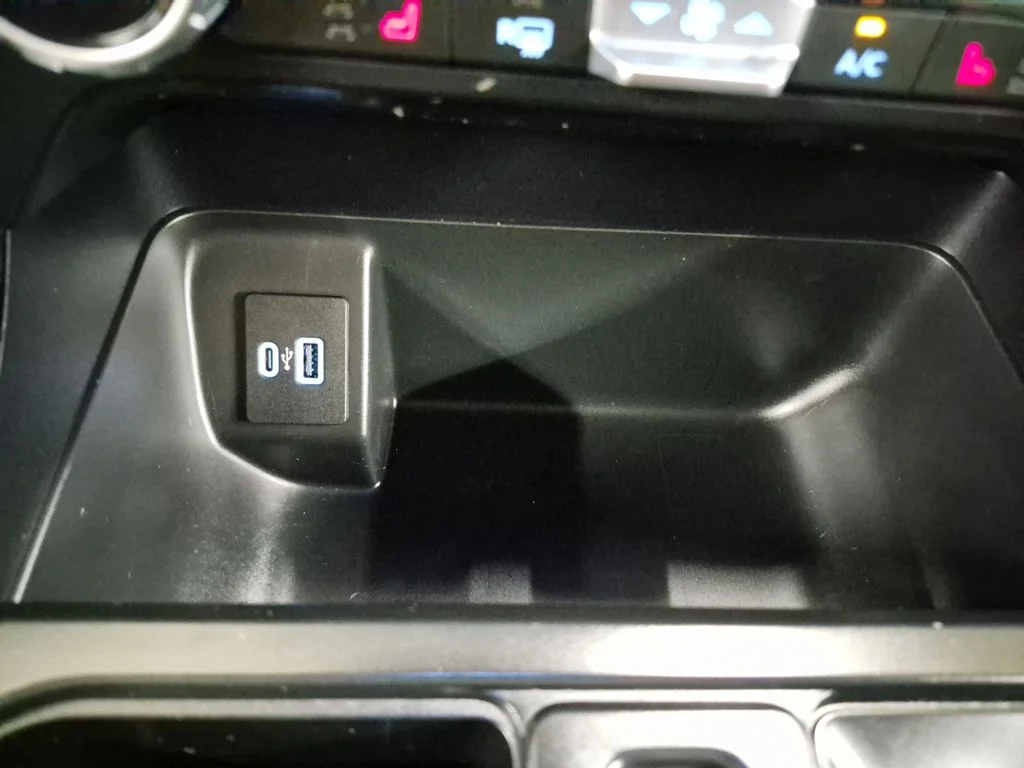 Certified Used 2023 Avalanche Ford XLT image 34