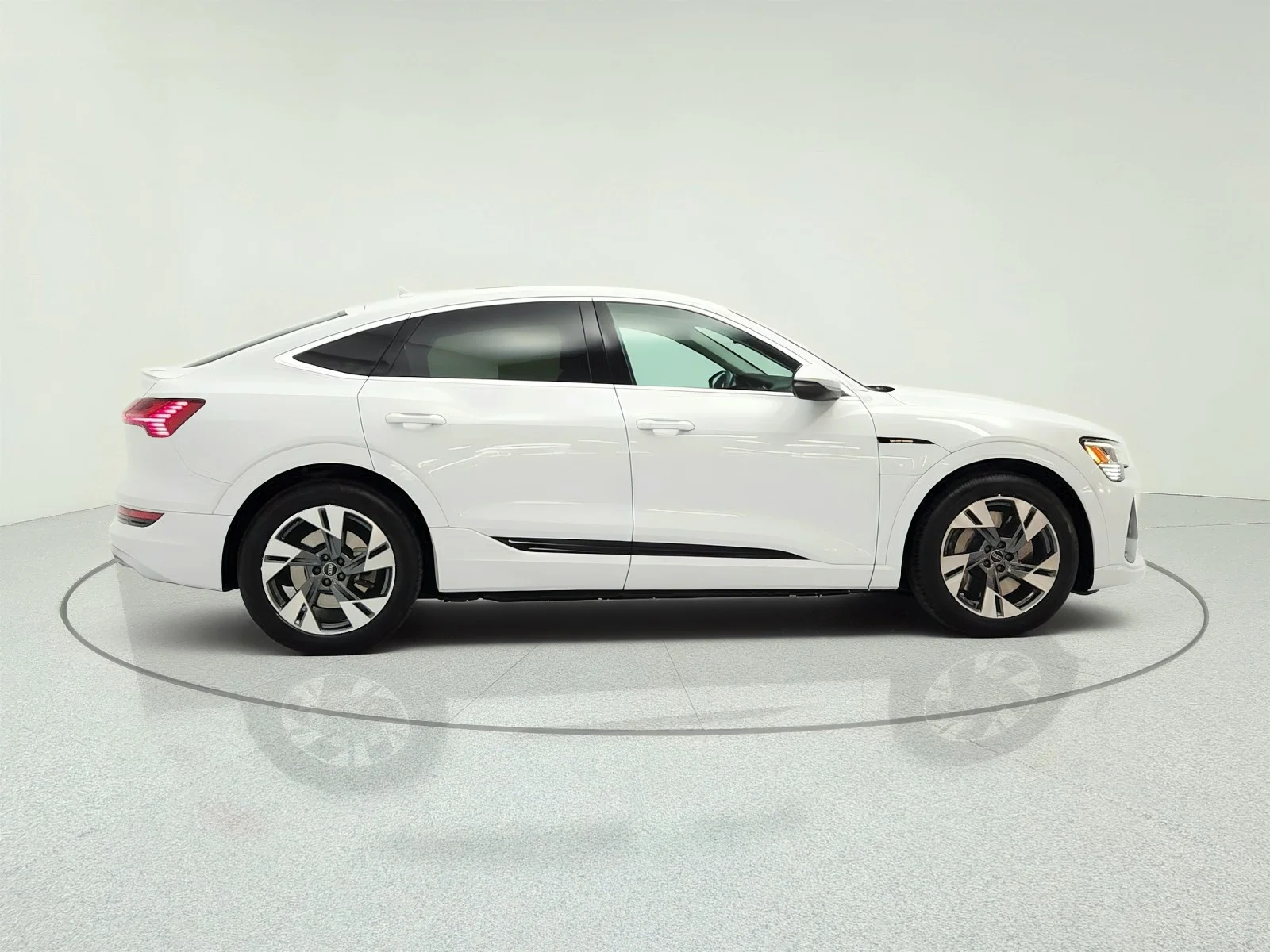 Used 2022 Glacier White Metallic Audi S line Premium quattro image 4