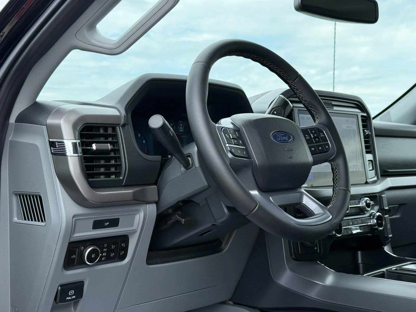 New 2026 Agate Black Metallic Ford XLT image 10