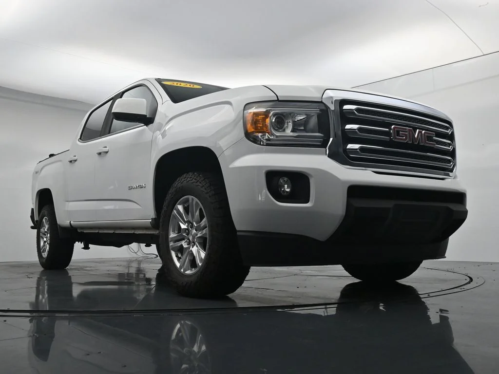 Used 2020 White GMC SLE1 image 32