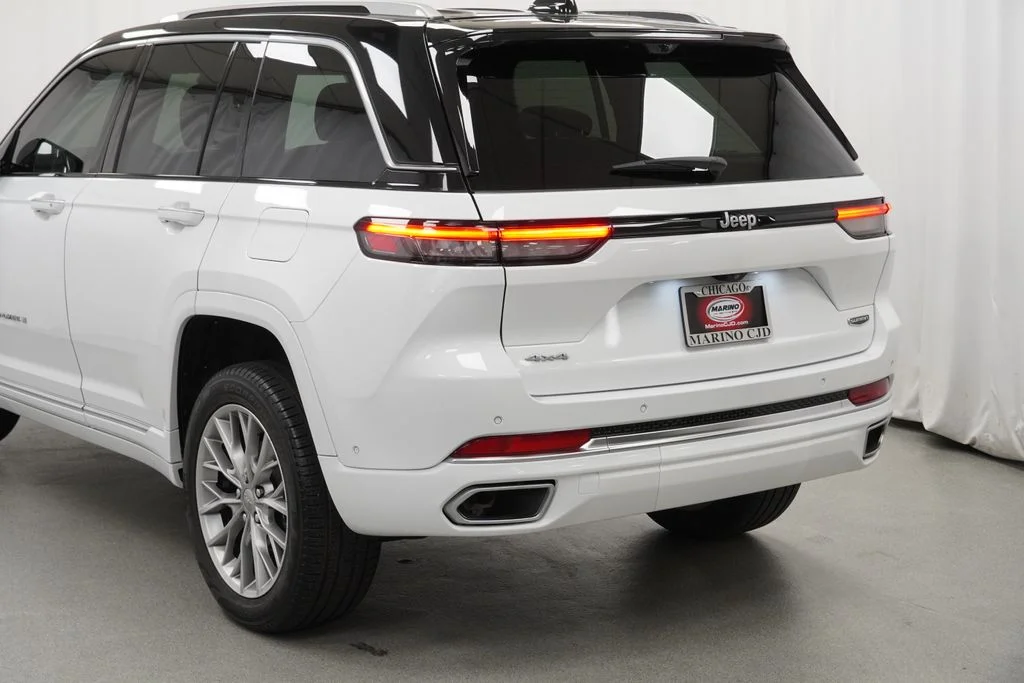 Used 2022 White Jeep Summit image 13