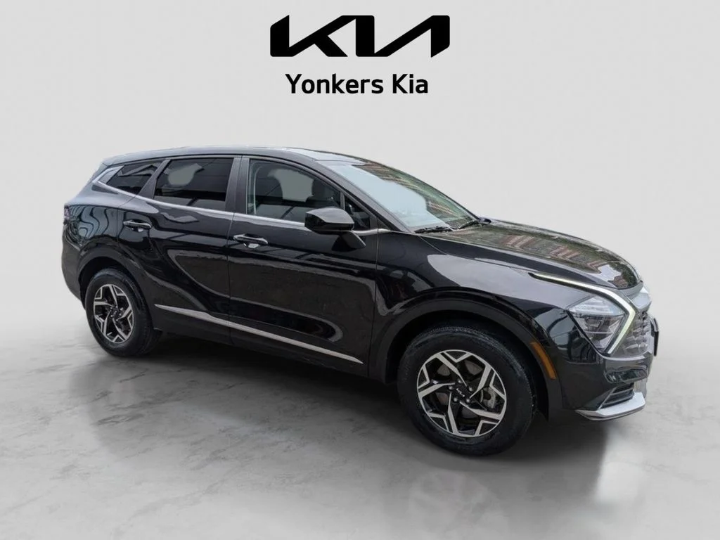 Used 2023 Black Kia LX image 5