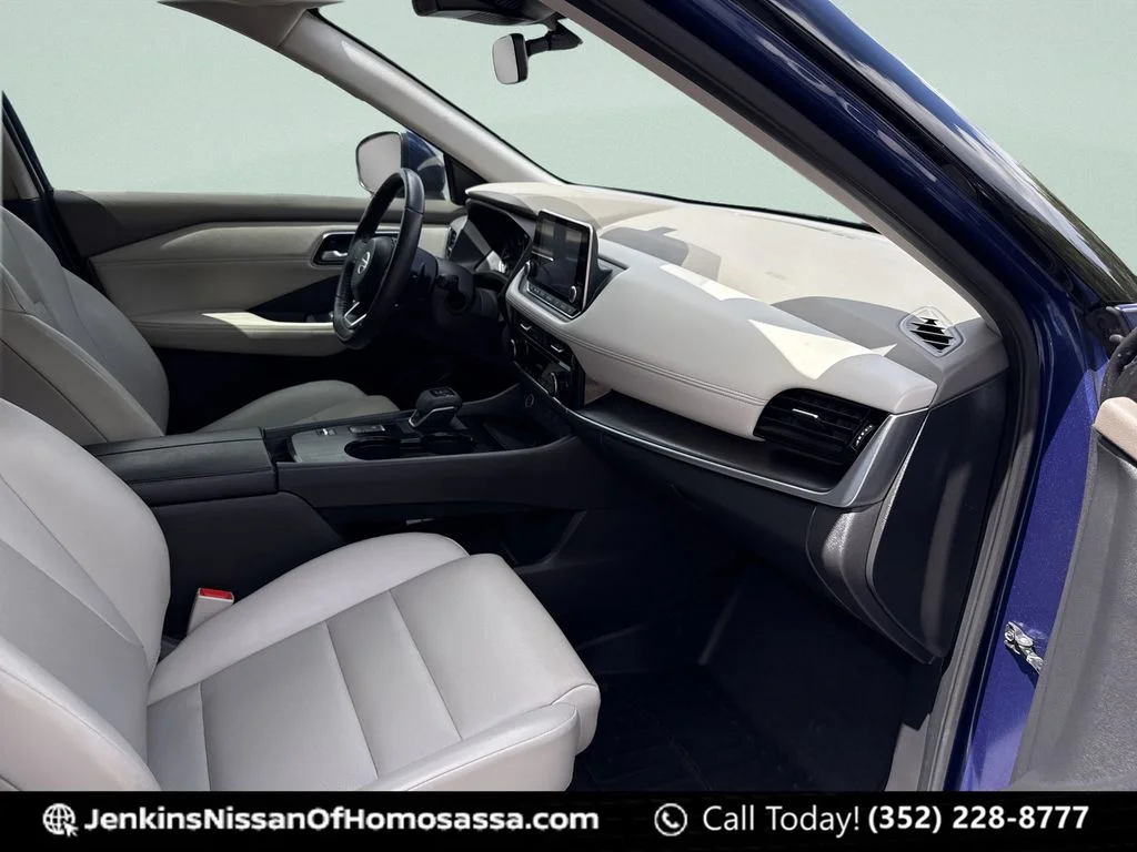Used 2021 Blue Nissan SV image 23