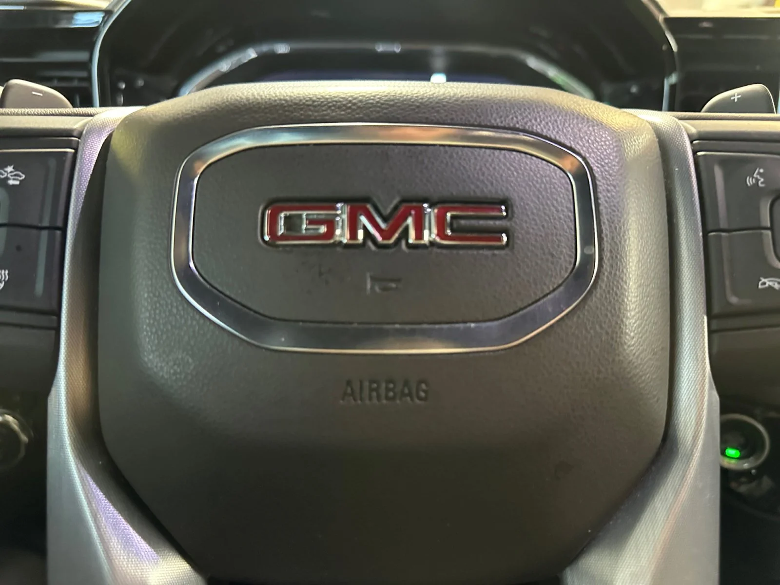 Used 2022 Cayenne Red Tintcoat GMC SLT image 25