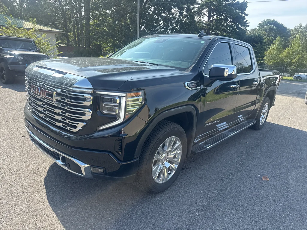 Used 2025 Onyx Black GMC Denali image 1
