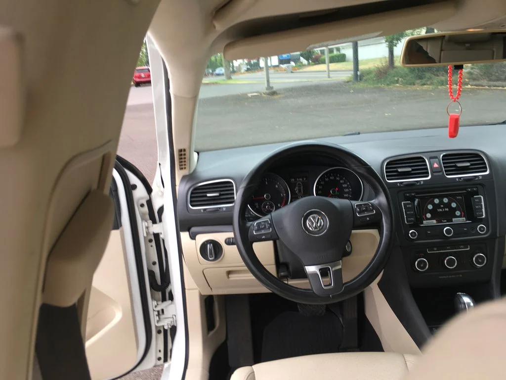 Used 2013  Volkswagen 2.0L TDI image 24