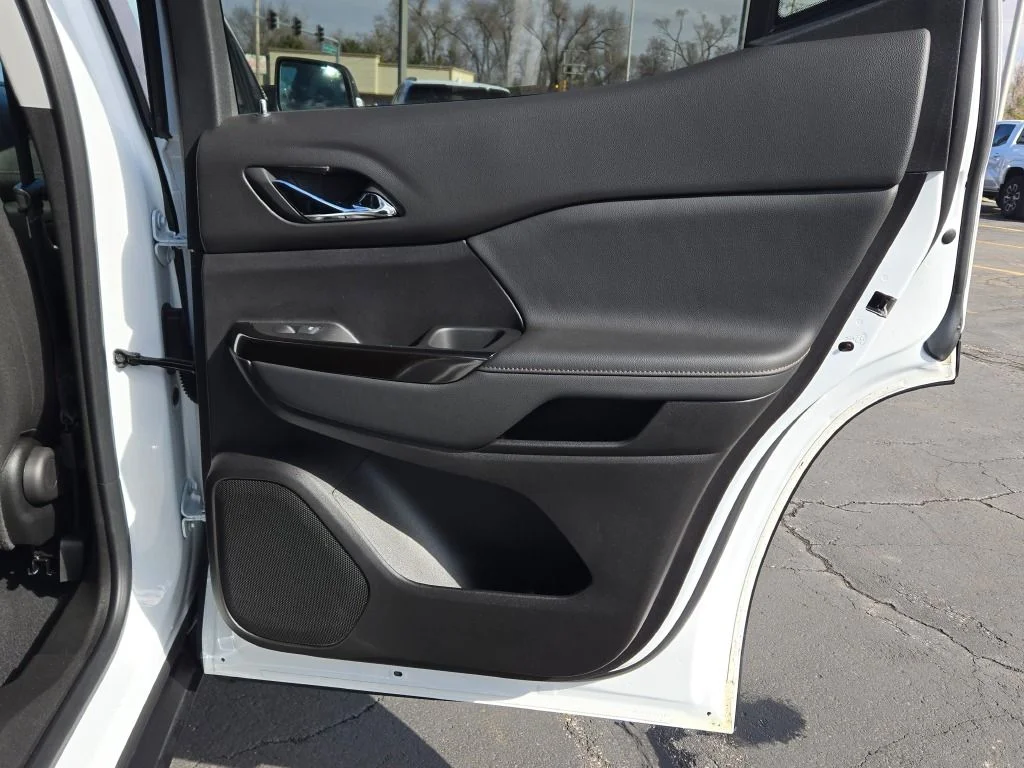 2023 GMC Acadia AT4 - Photo 12