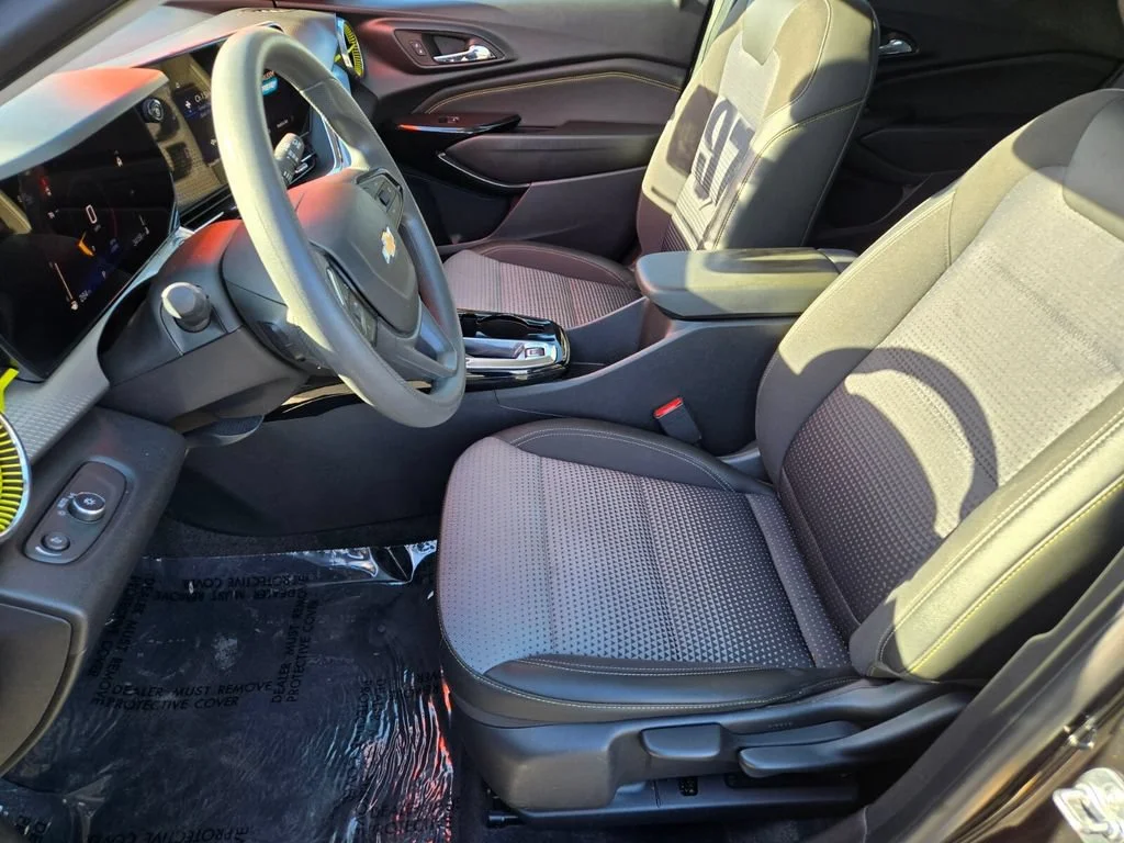 Used 2025 Mosaic Black Metallic Chevrolet LT image 10