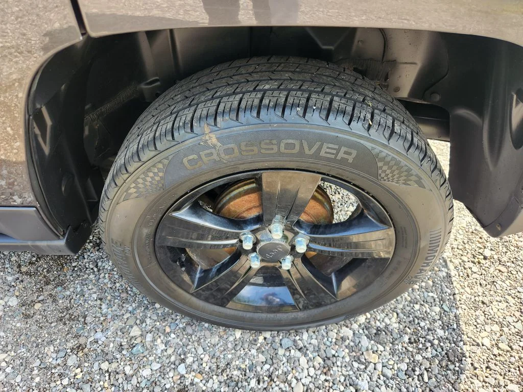 Used 2015 Gray Jeep Sport image 23