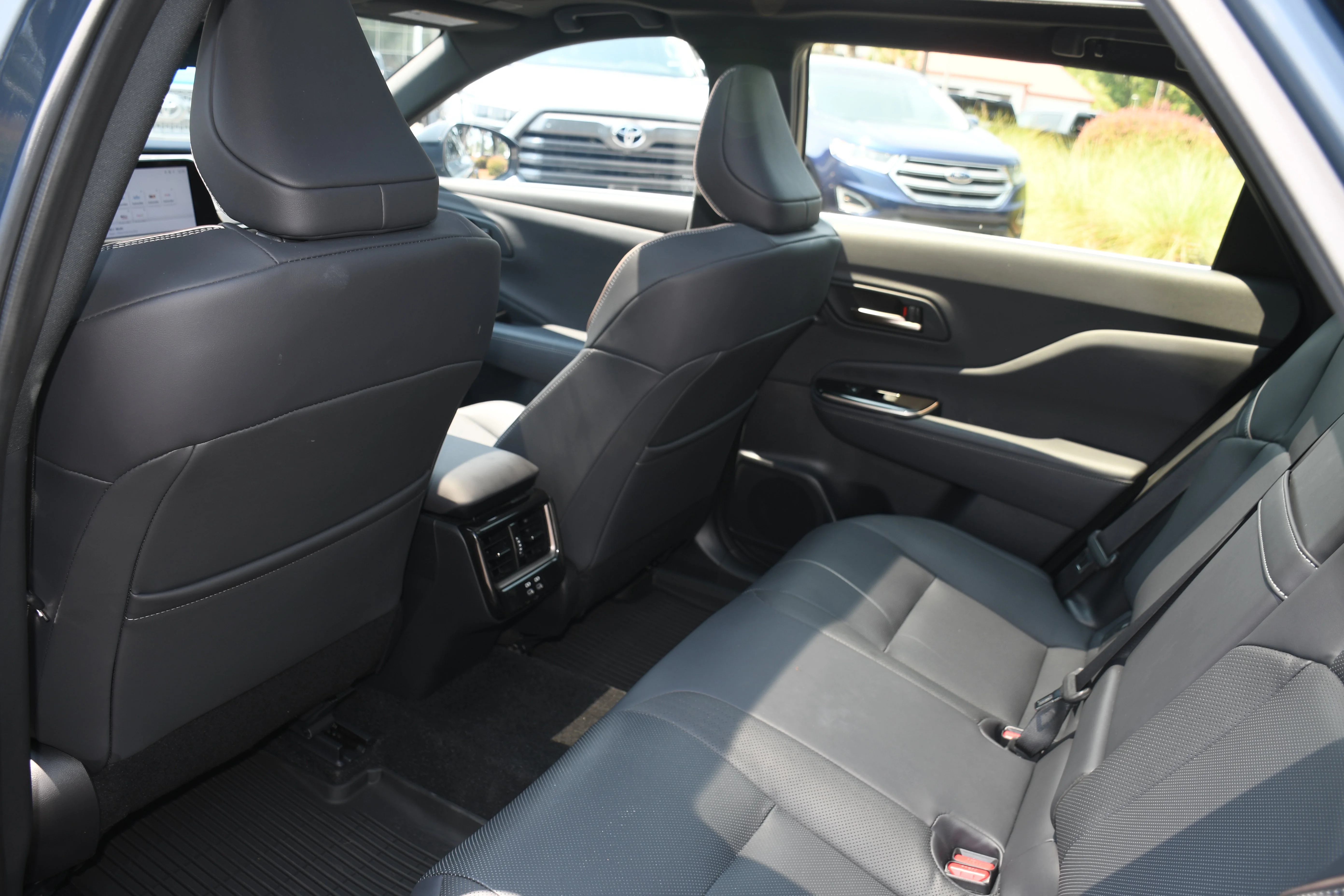 2025 Toyota Crown Signia Limited - Photo 17