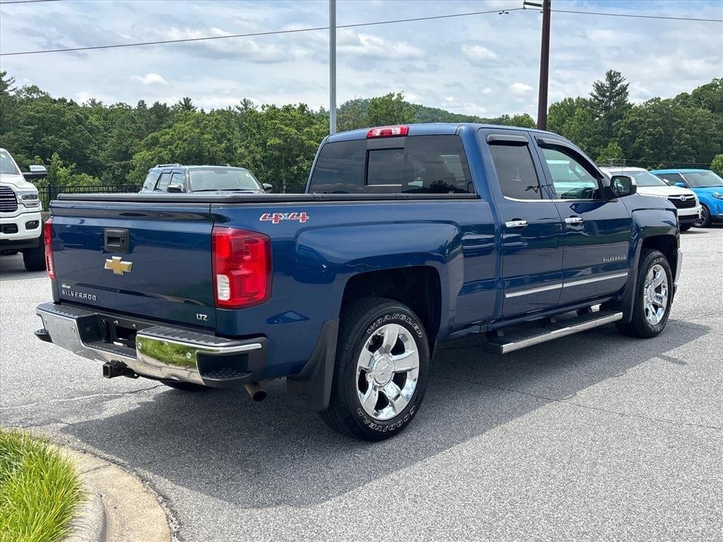Used 2016 DEEP OCEAN BLUE METALLIC Chevrolet LTZ image 4