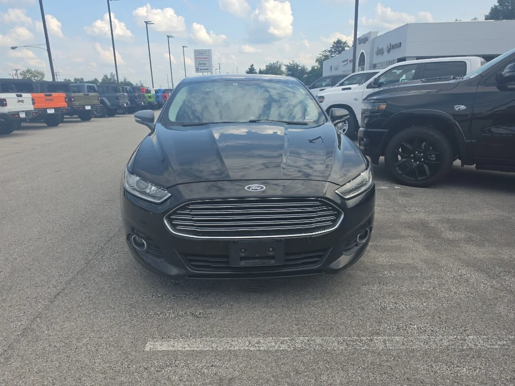 Used 2015 Tuxedo Black Ford SE image 1