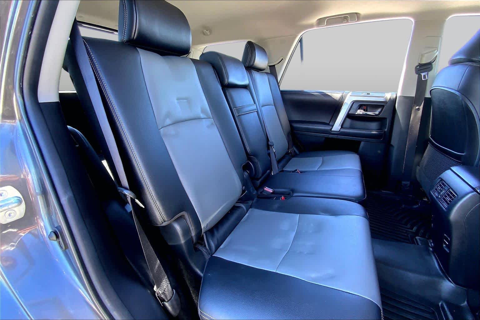 Used 2018 Magnetic Gray Metallic Toyota SR5 Premium image 19