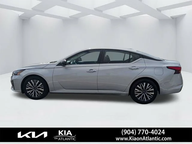 Used 2025 Silver Nissan 2.5 SV image 6
