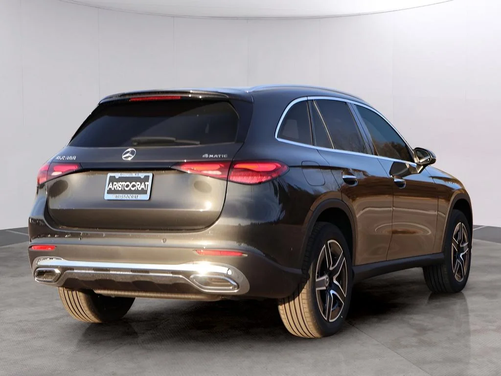 Certified Used 2026 Graphite Gray Metallic Mercedes-Benz GLC 300 image 7