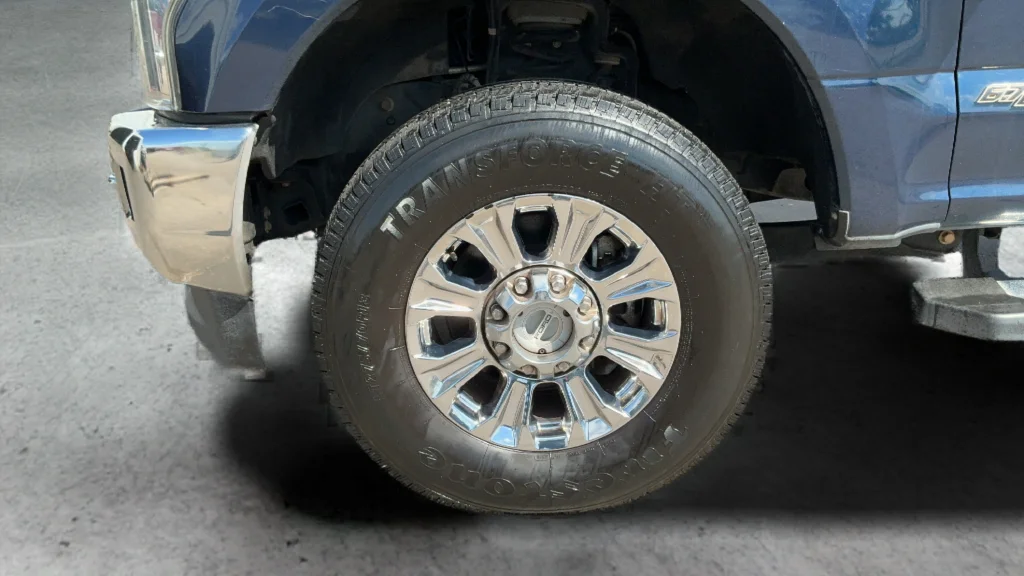 Used 2018 Blue Ford XLT image 25