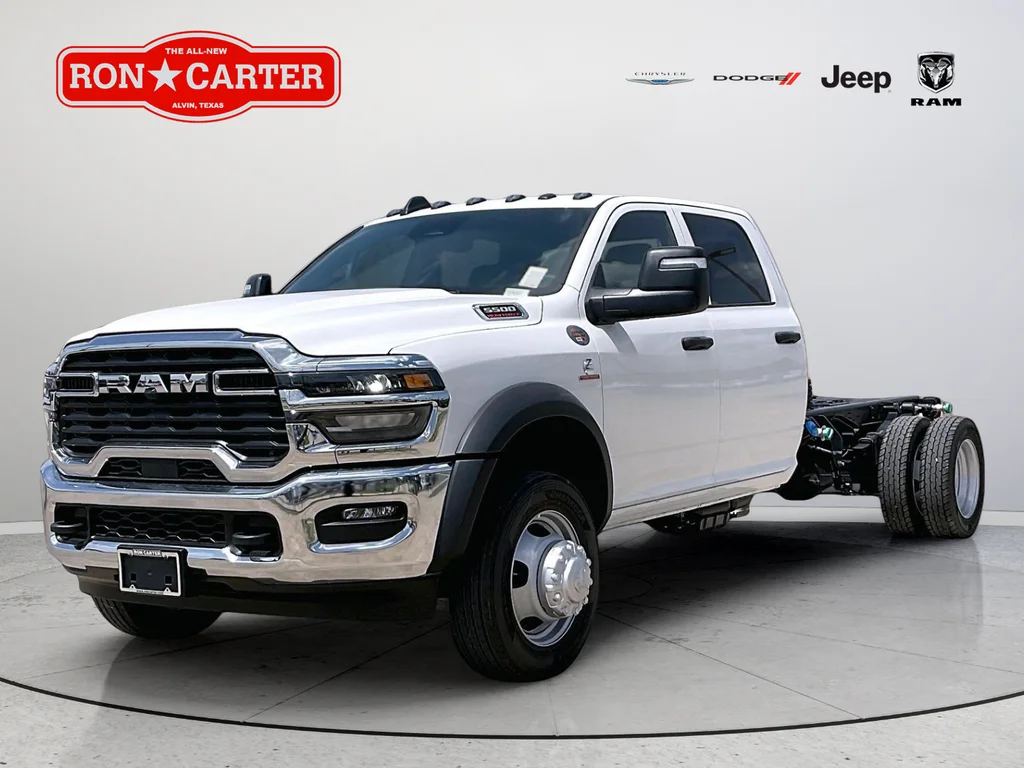 New 2026 Bright White Clear-Coat Exterior Paint RAM Tradesman image 3