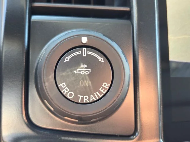 New 2027 Glacier Gray Metallic Tri-Coat Ford Lariat image 24