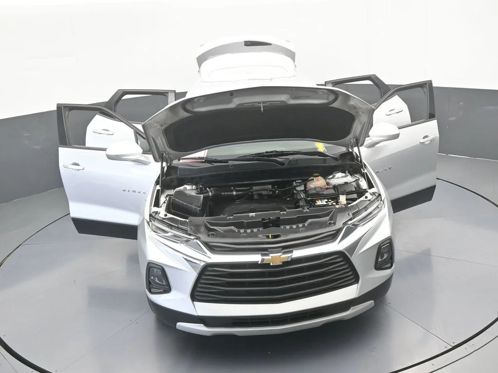 Used 2019 Silver Ice Metallic Chevrolet L image 65