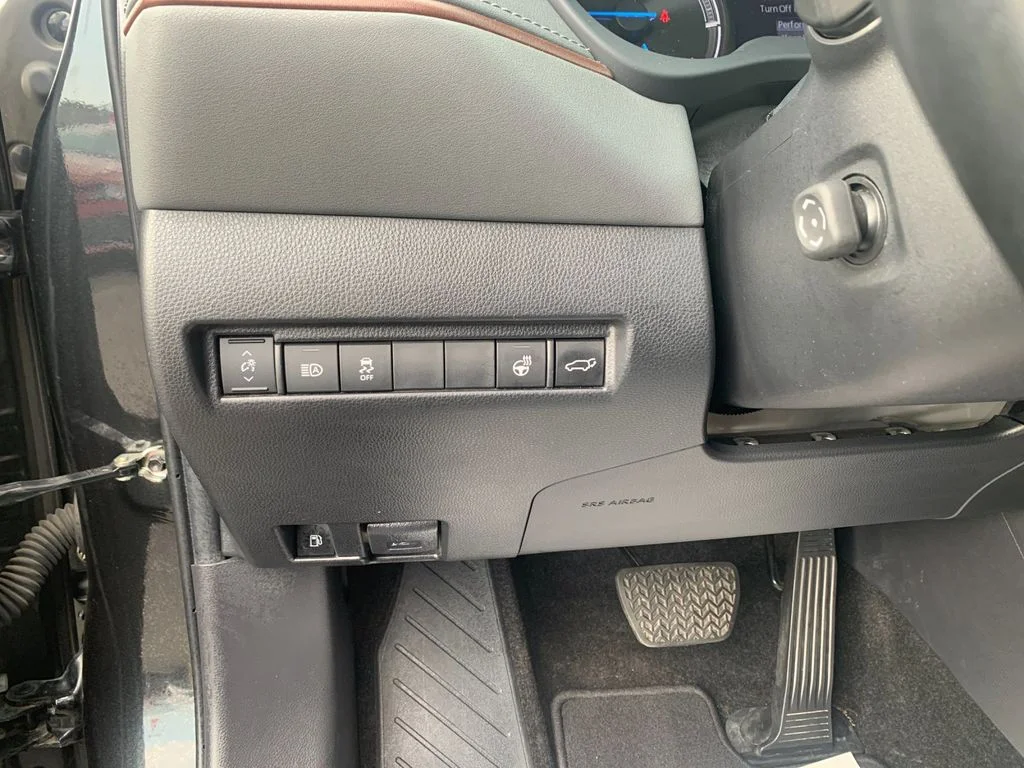 Used 2021 Black Toyota XLE image 32