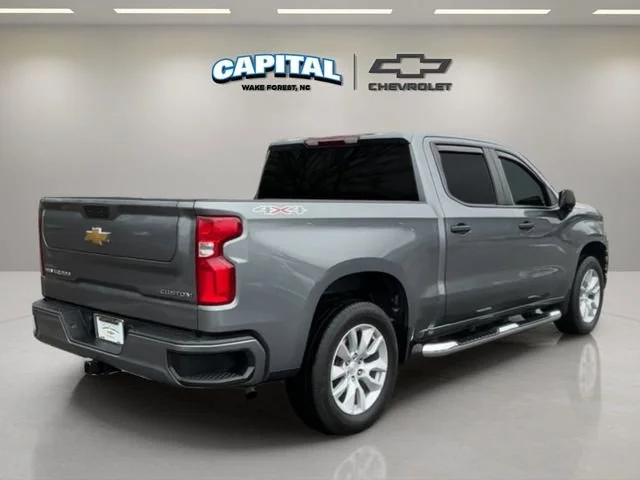 Used 2022 Satin Steel Metallic Chevrolet Custom image 5