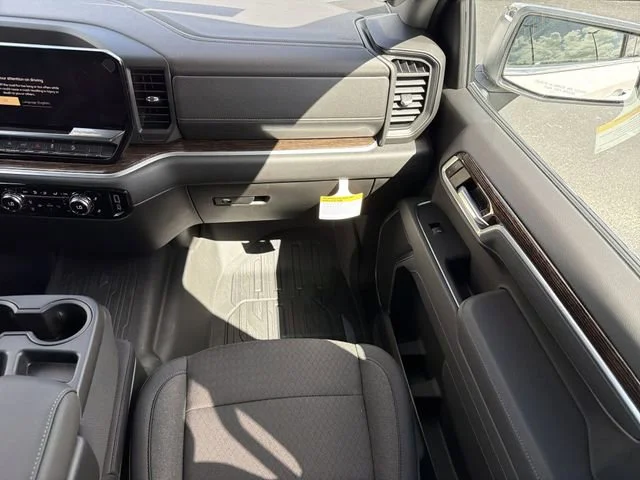 New 2026 Summit White GMC SLE image 15