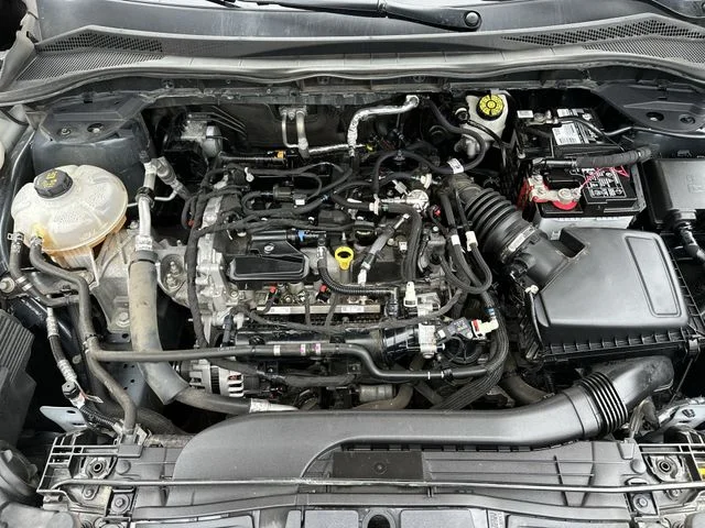 Used 2022 Blue Ford SE image 19