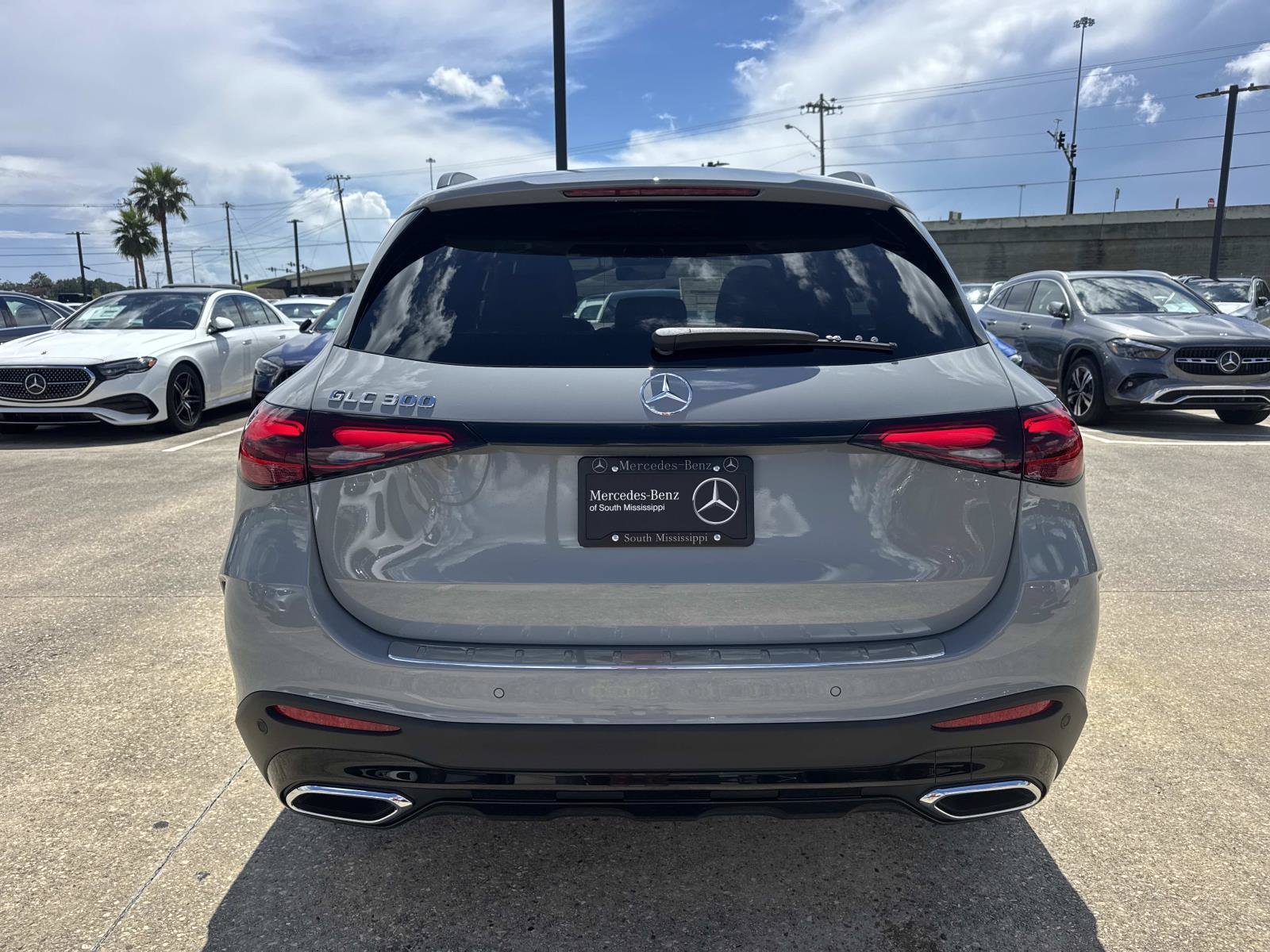 New 2027 Gray Mercedes-Benz GLC 300 image 6