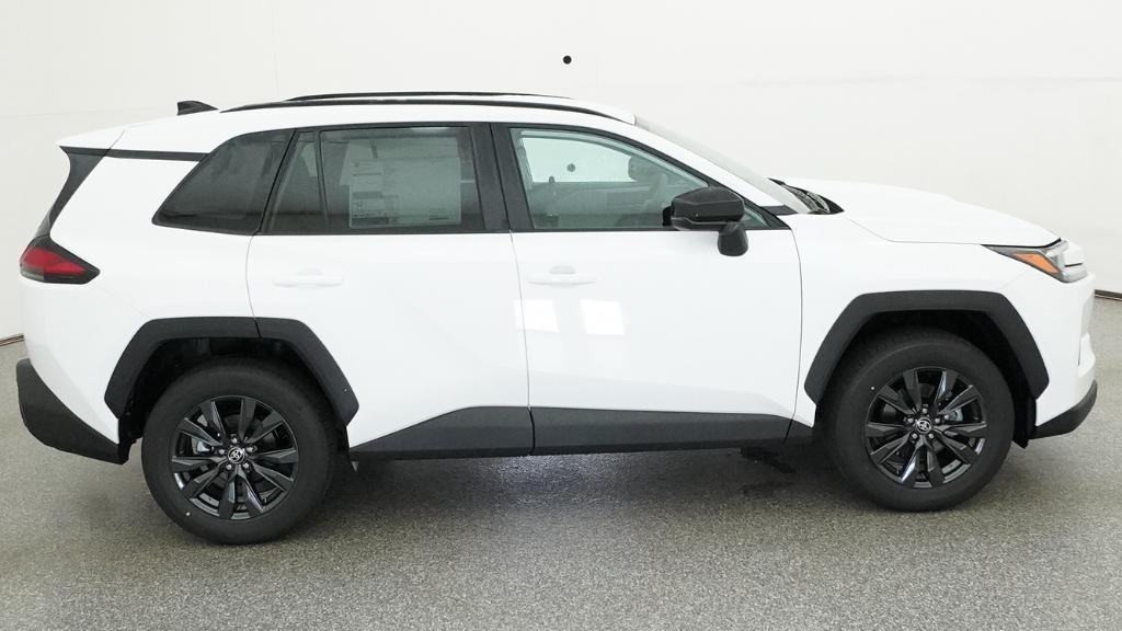 New 2026 Ice Cap Toyota XLE Premium image 11