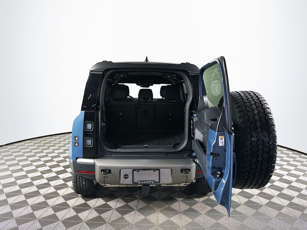 Used 2026 Tasman Blue Land Rover S image 26