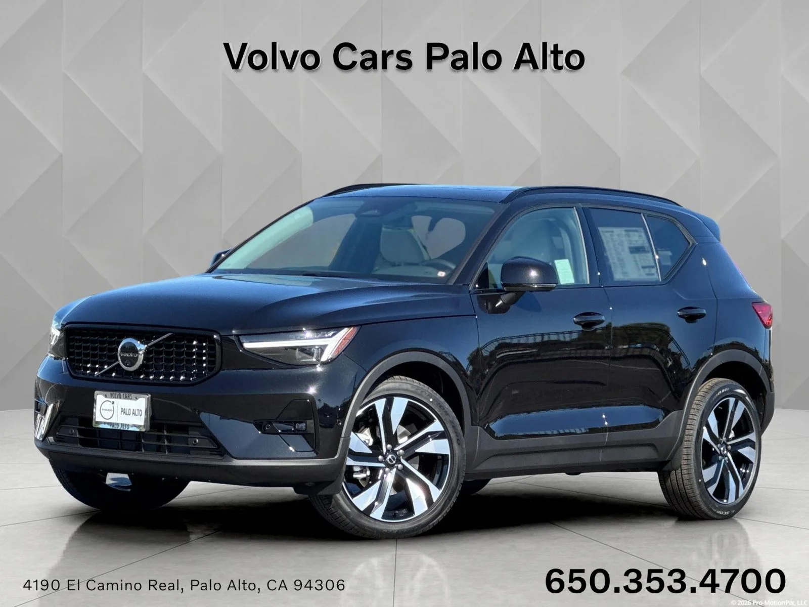 2026 Volvo XC40 B5 Ultra Dark AWD's photo