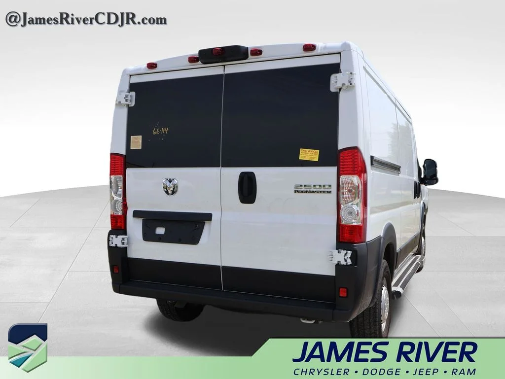 Used 2025 White Ram Base image 16