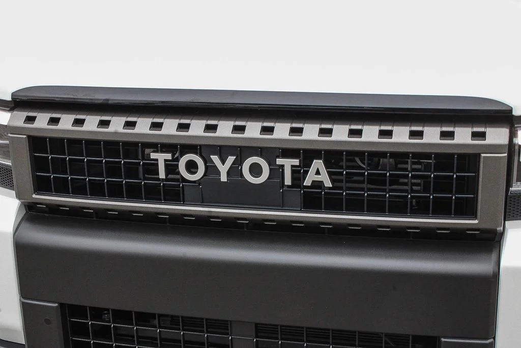 Used 2025  Toyota Base image 6