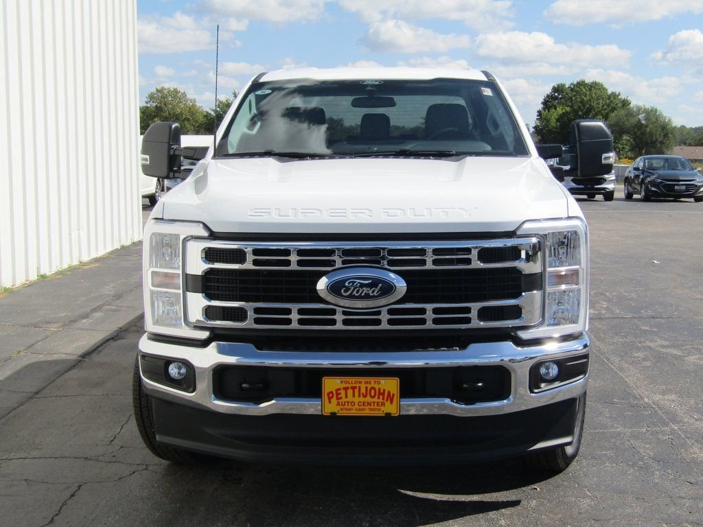 2026 Ford F-350 Super Duty XLT - Photo 13