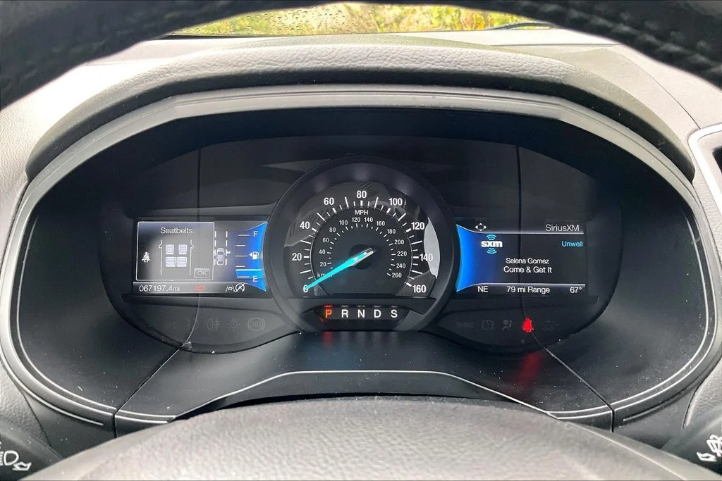 Used 2022 Gray Ford SEL image 20