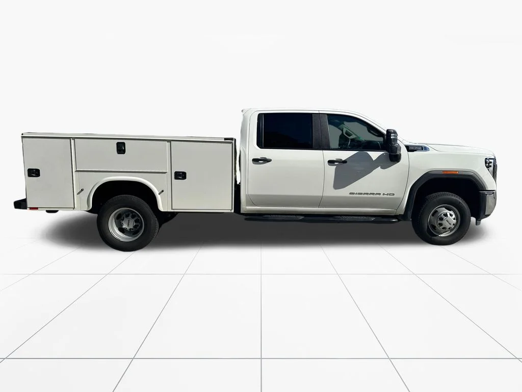 Used 2025 Summit White GMC Pro image 9