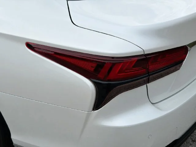 2022 Lexus LS Base - Photo 10